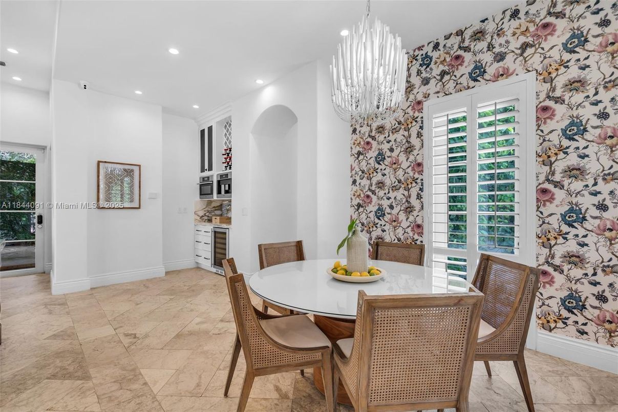 Chandelier, Dining room, Interior, Recessed Lighting