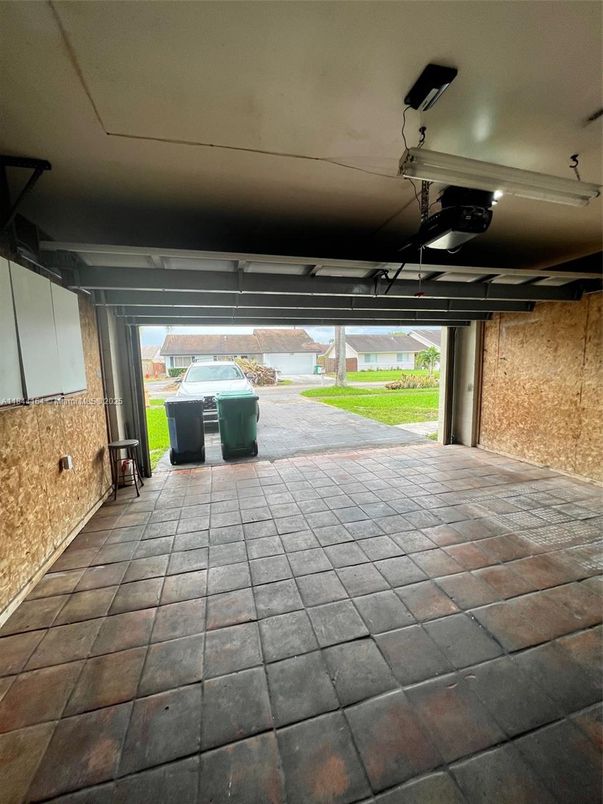 Garage, Interior