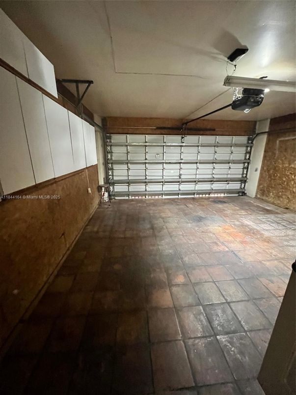 Garage, Interior