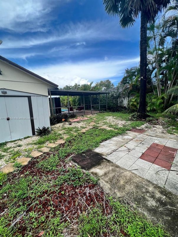 Backyard, Exterior
