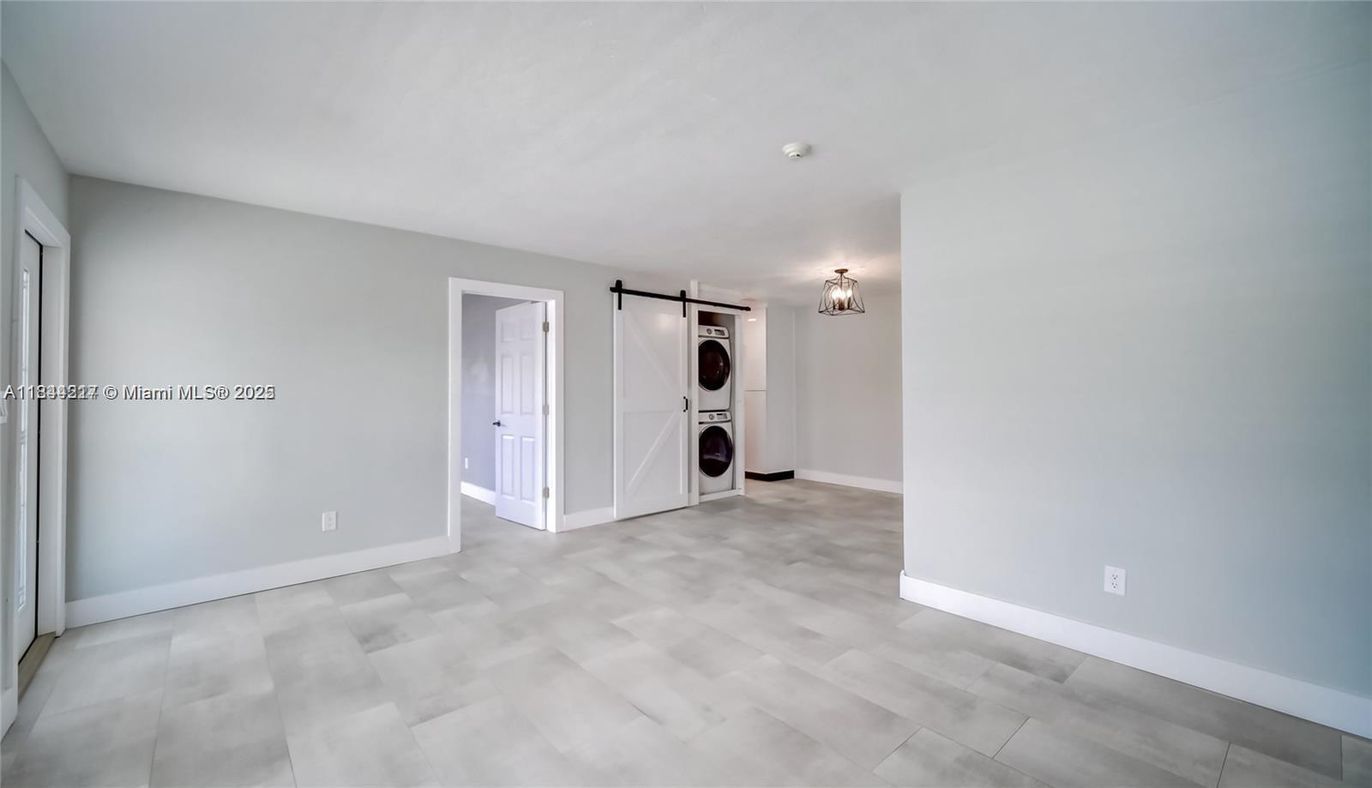 Empty room, Interior, Washer