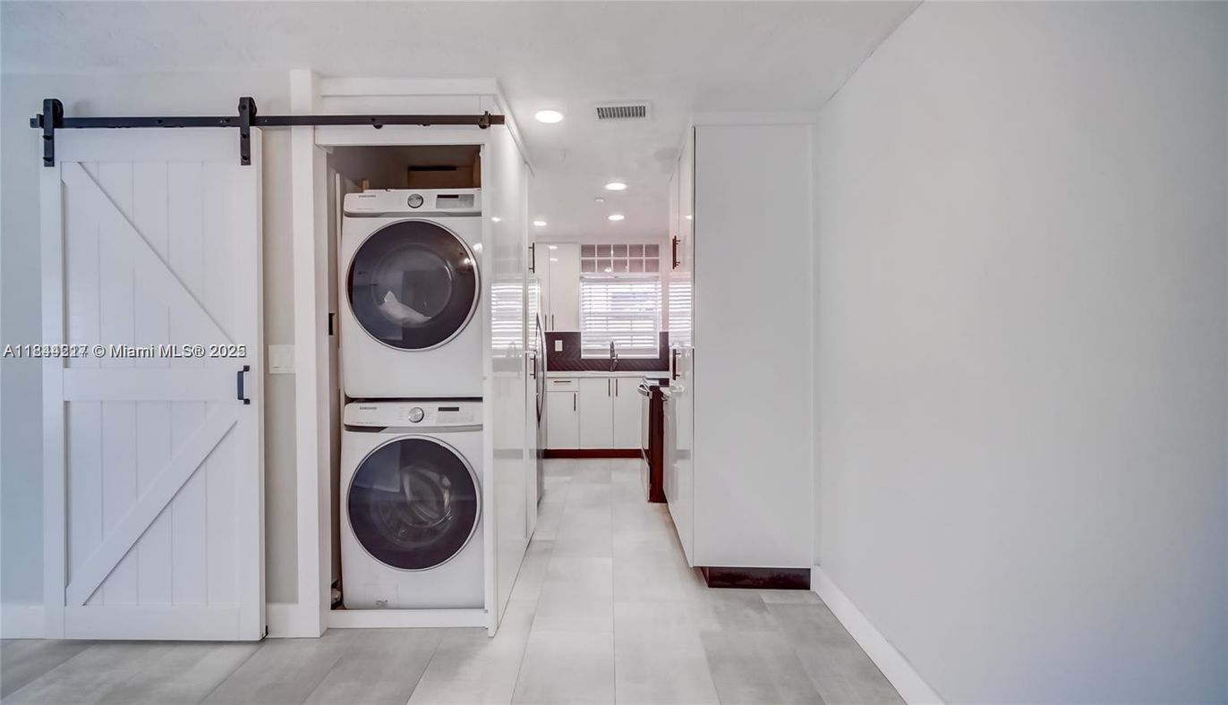 Interior, Recessed Lighting, Utility Closets, Washer
