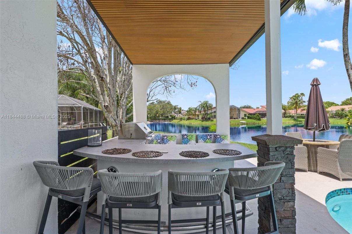 Exterior, Pool, Water
