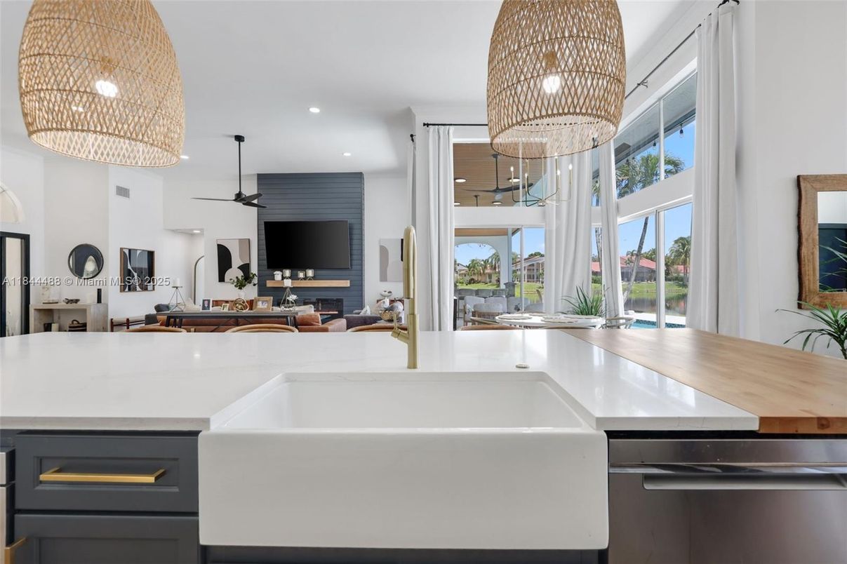Chandelier, Interior, Kitchen, Living room, Recessed Lighting