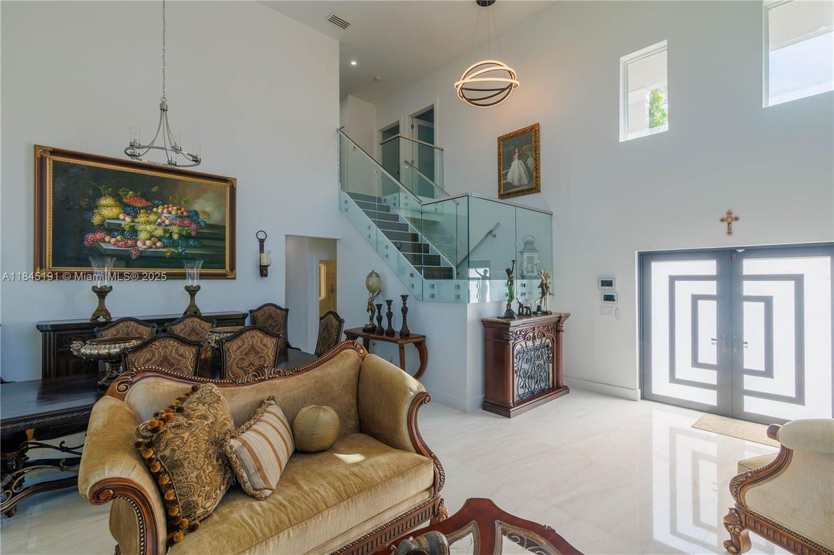 Interior, Living room, Pendant Lights, Recessed Lighting