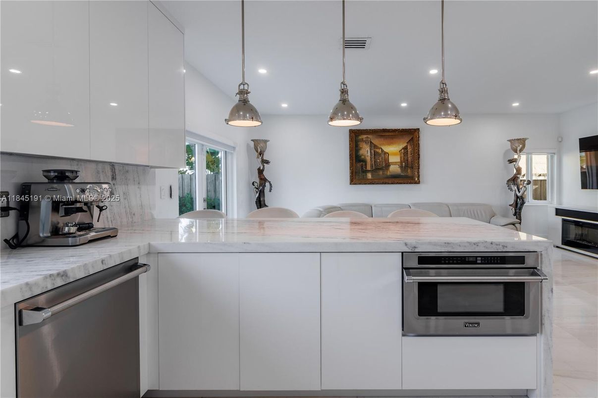 Interior, Kitchen, Pendant Lights, Recessed Lighting, Stainless Steel Appliances