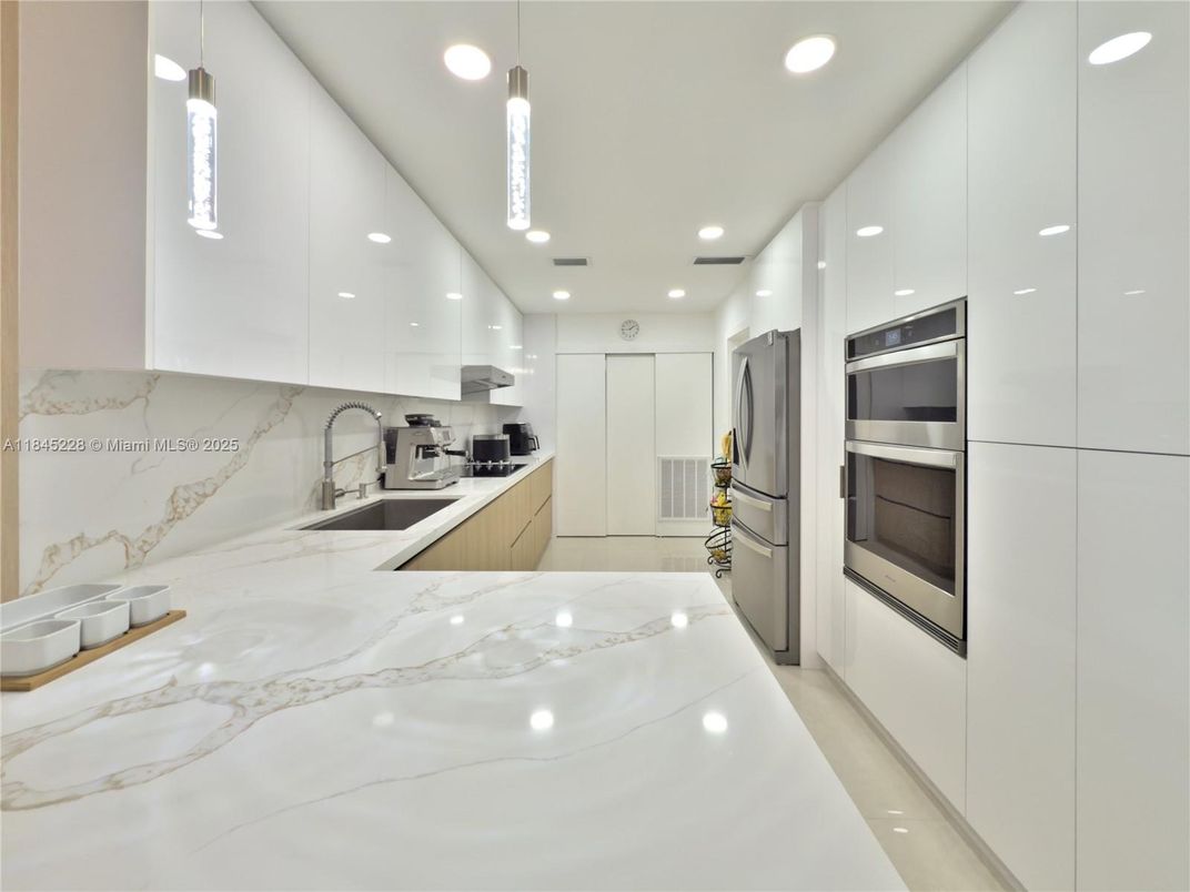 Interior, Kitchen, Pendant Lights, Recessed Lighting, Stainless Steel Appliances