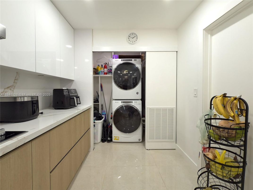 Interior, Utility Closets, Washer