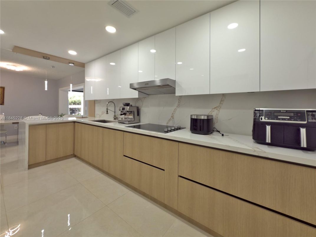 Interior, Kitchen, Pendant Lights, Recessed Lighting