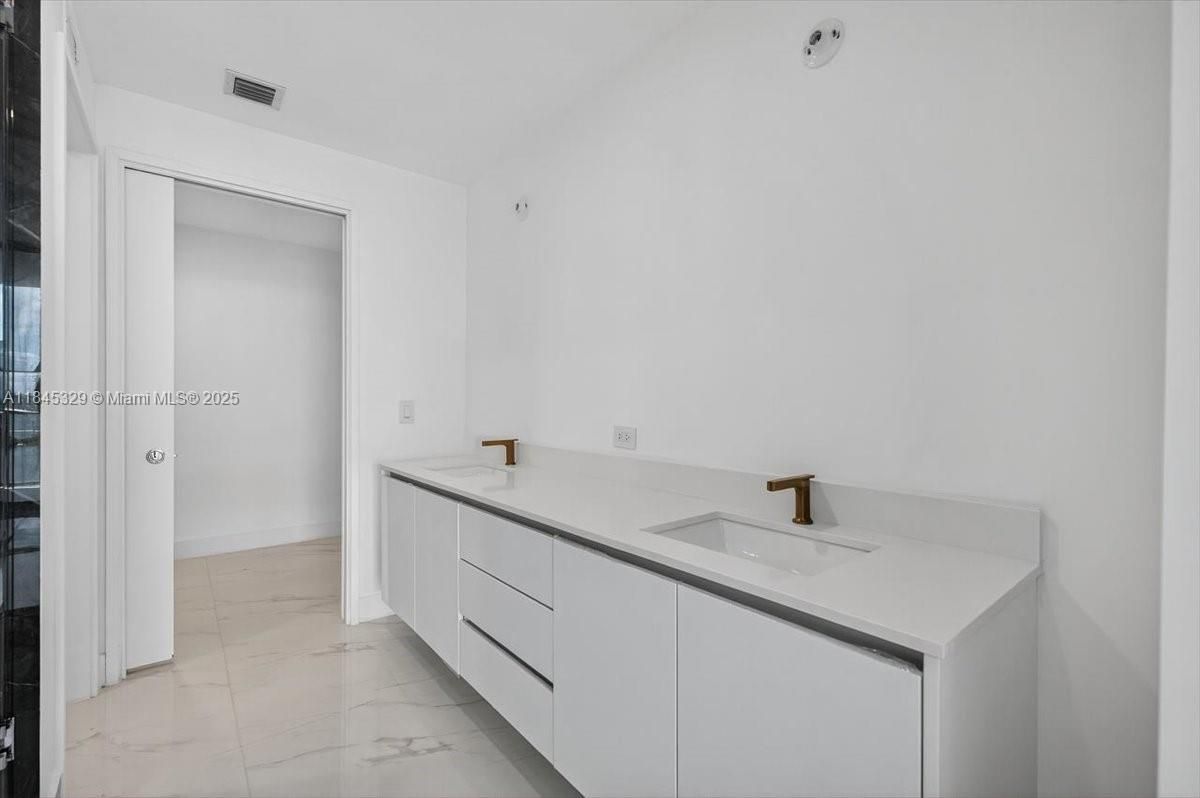 Bathroom, Dual Sink Vanities, Interior, Marble