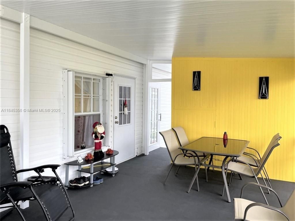 Dining room, Interior