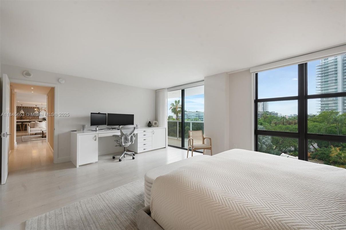 Bedroom, Home Office, Interior, Recessed Lighting, Wood Texture Flooring