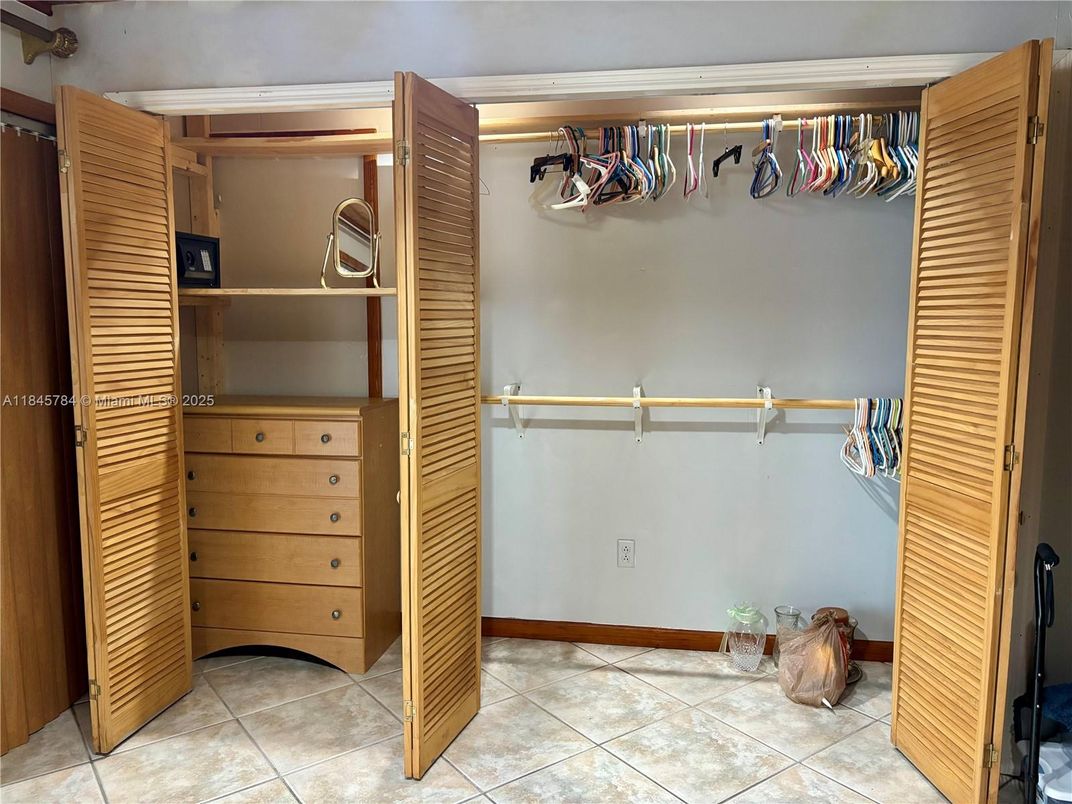 Interior, Walk-in Closets