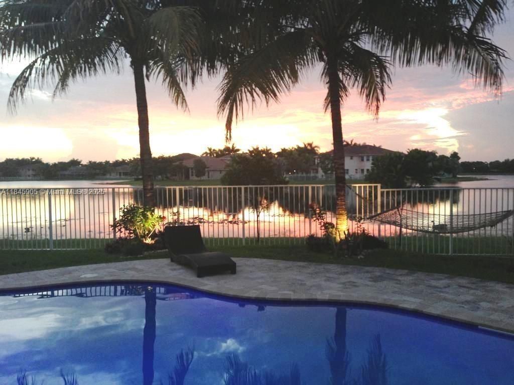 Exterior, Pool, Water