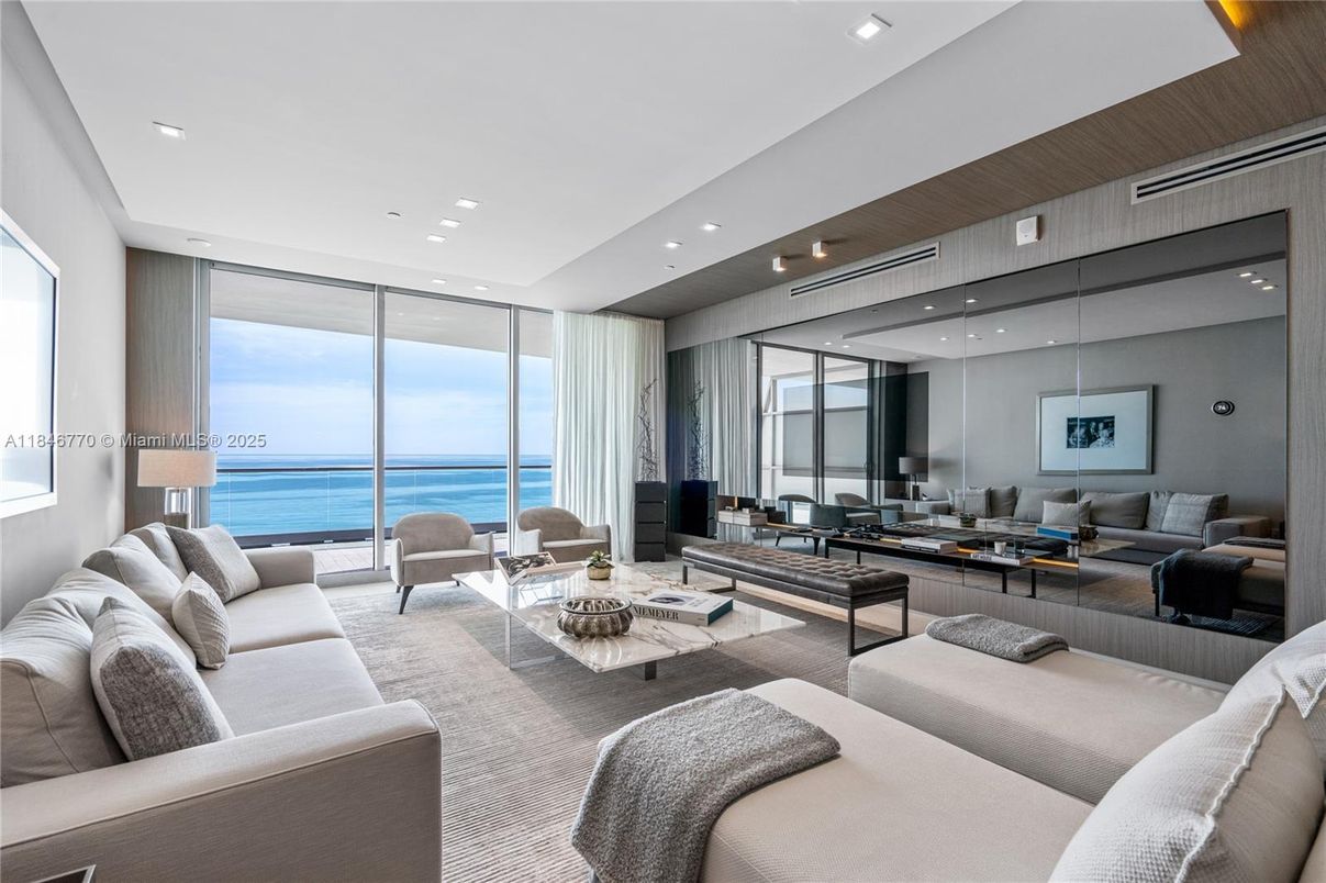 Interior, Living room, Recessed Lighting, Water