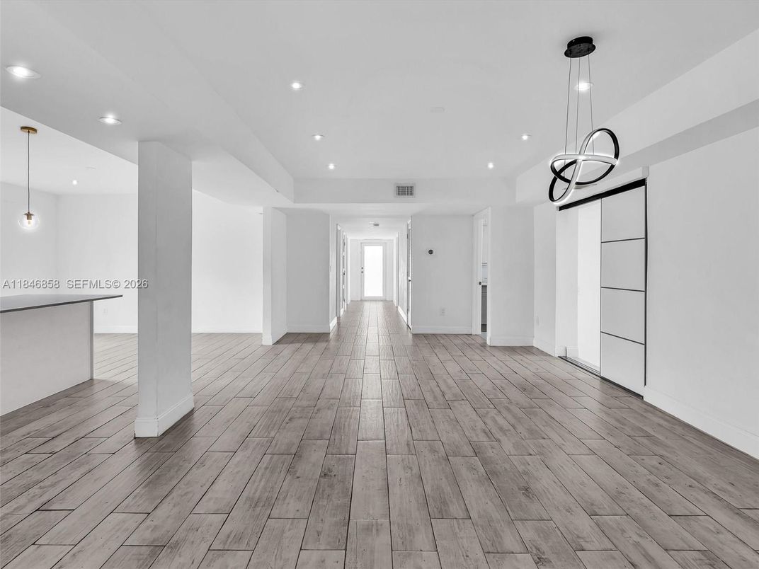 Interior, Pendant Lights, Recessed Lighting, Wood Texture Flooring