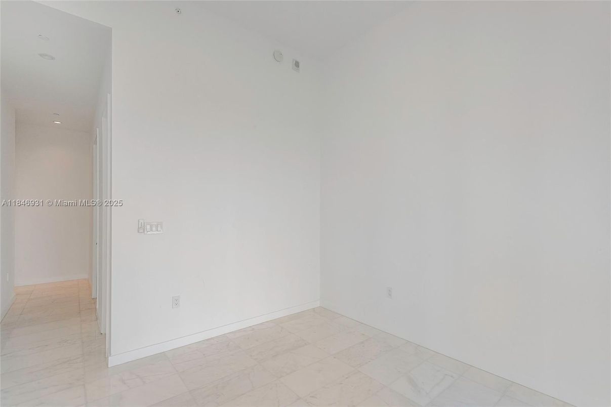 Empty room, Interior, Marble, Recessed Lighting