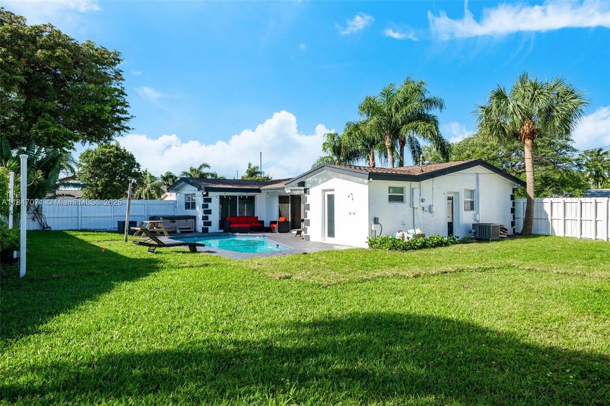 Backyard, Exterior, Pool