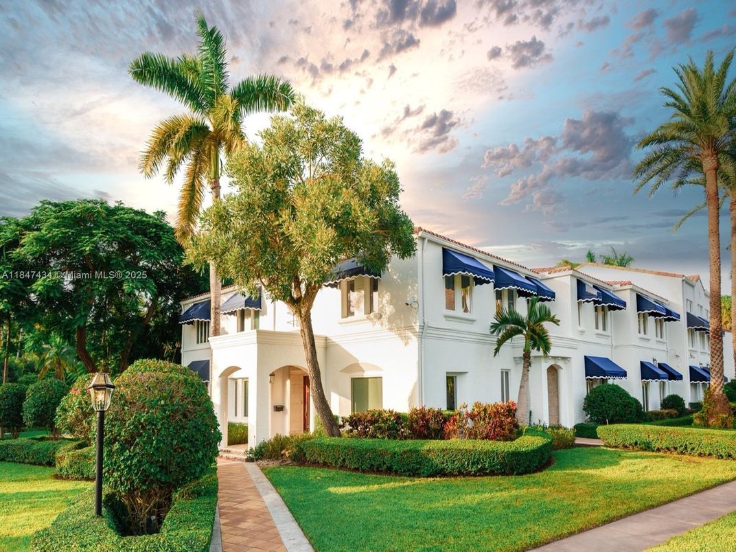 Exterior, Facade, Spanish Mediterranean