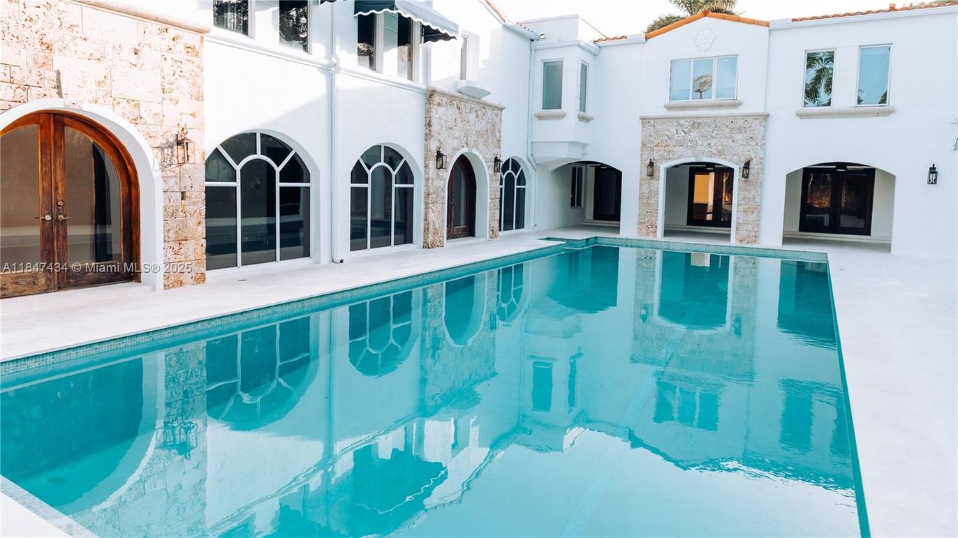 Fireplace, Interior, Pool