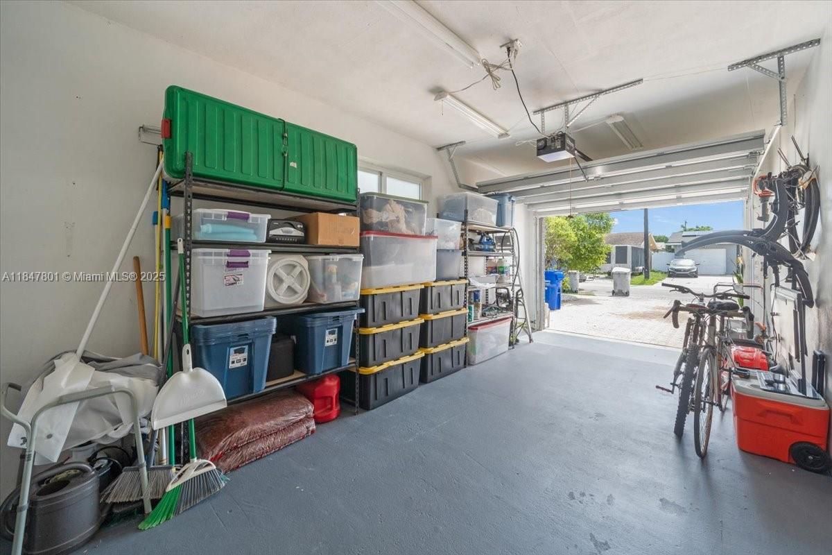 Garage, Interior