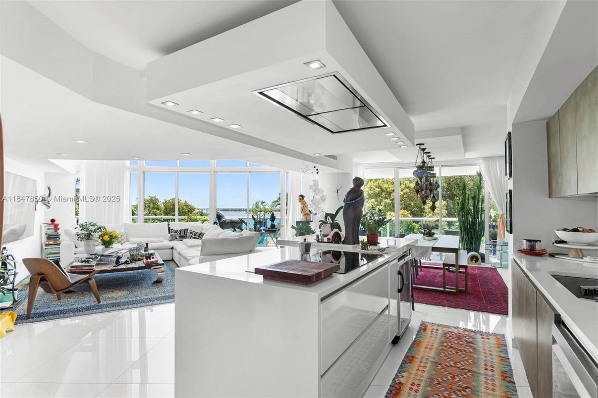 Dining room, Interior, Living room, Recessed Lighting, Water