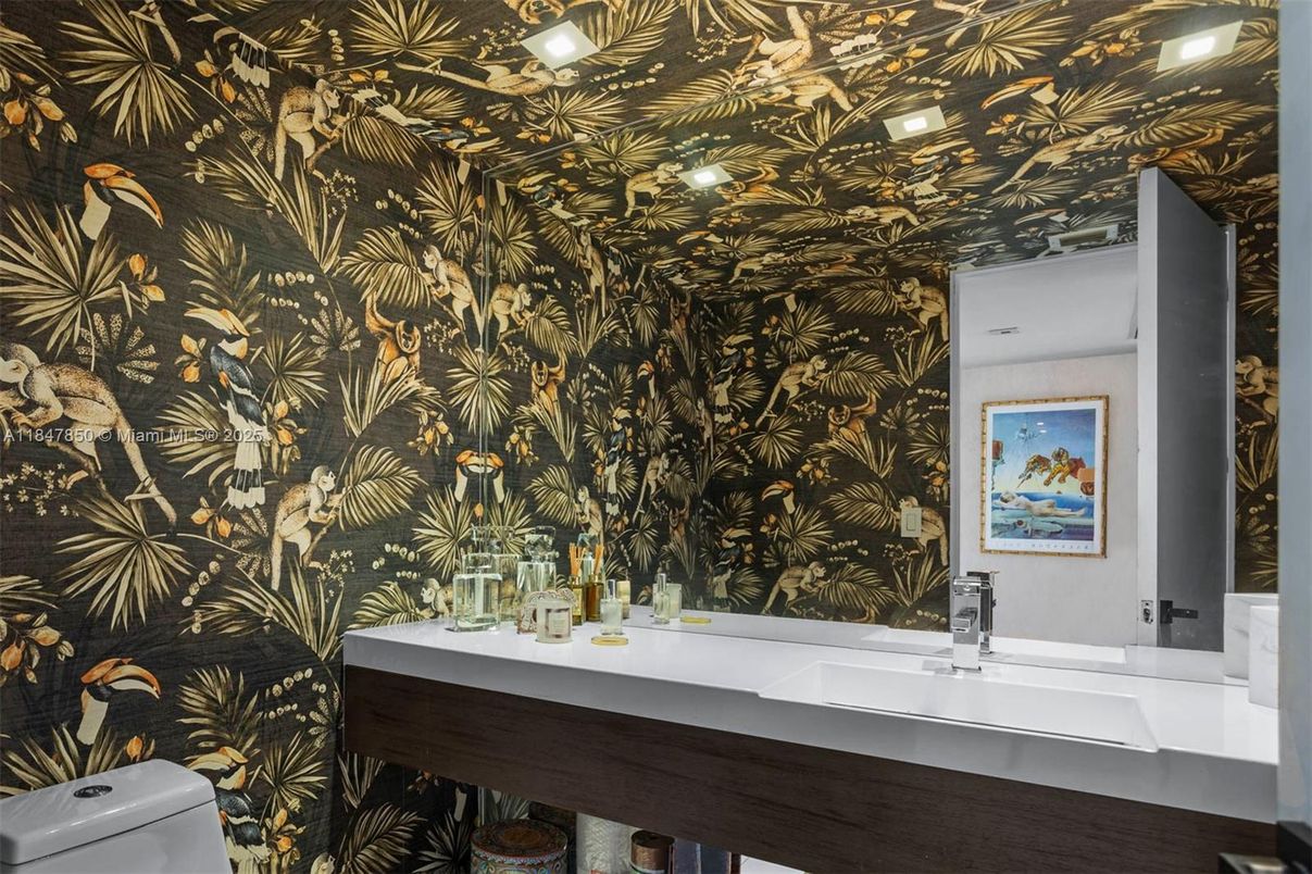 Bathroom, Interior, Recessed Lighting