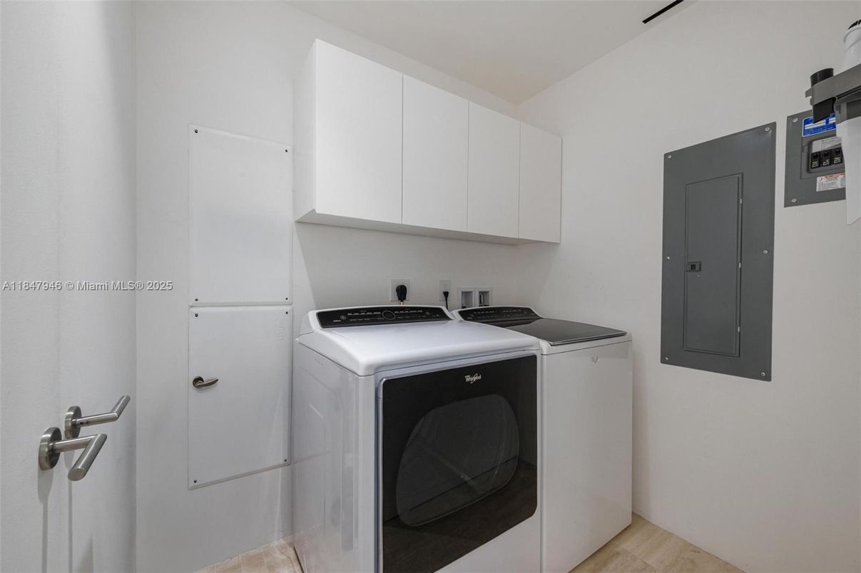 Interior, Washer