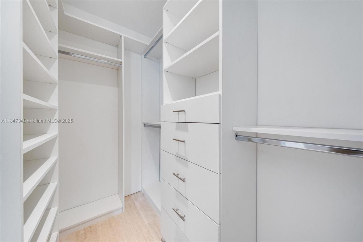 Interior, Walk-in Closets, Wood Texture Flooring