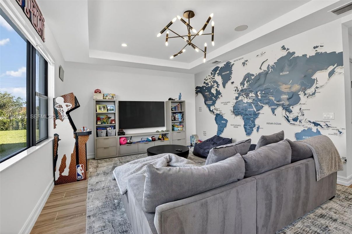 Interior, Living room, Pendant Lights, Recessed Lighting, Wood Texture Flooring