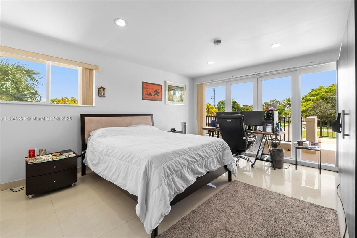 Bedroom, Home Office, Interior, Recessed Lighting