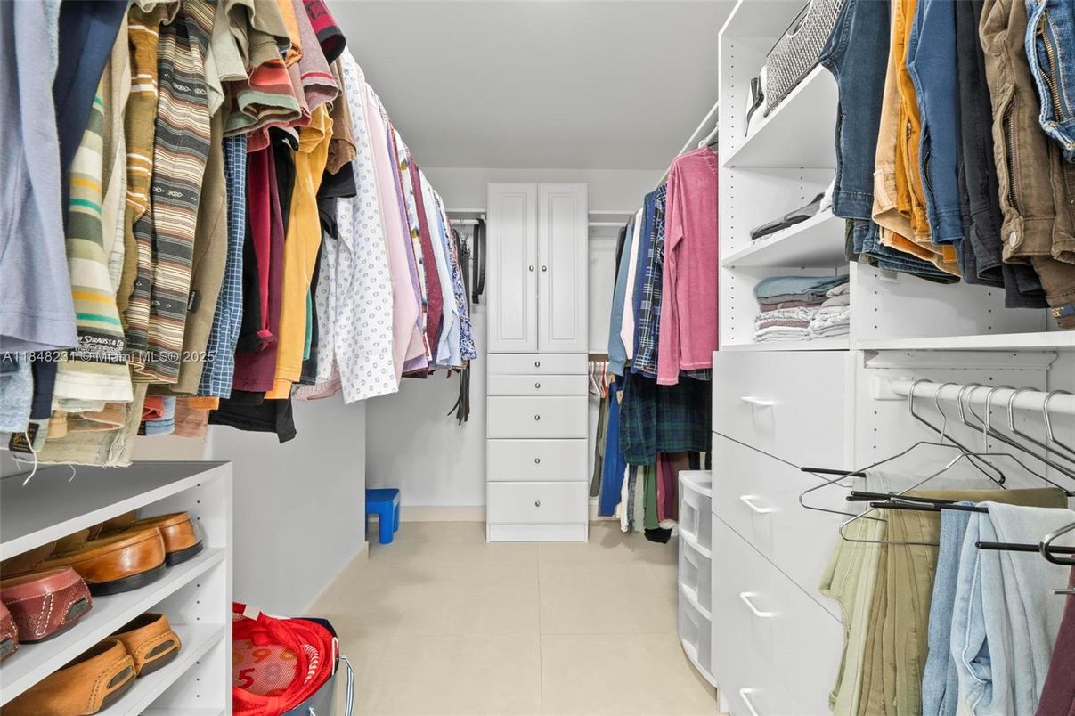 Interior, Walk-in Closets