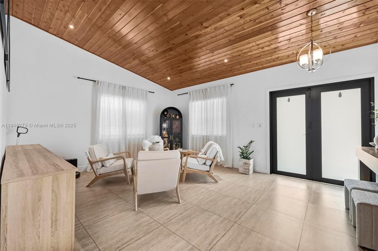 Interior, Living room, Pendant Lights, Recessed Lighting, Wooden Ceilings