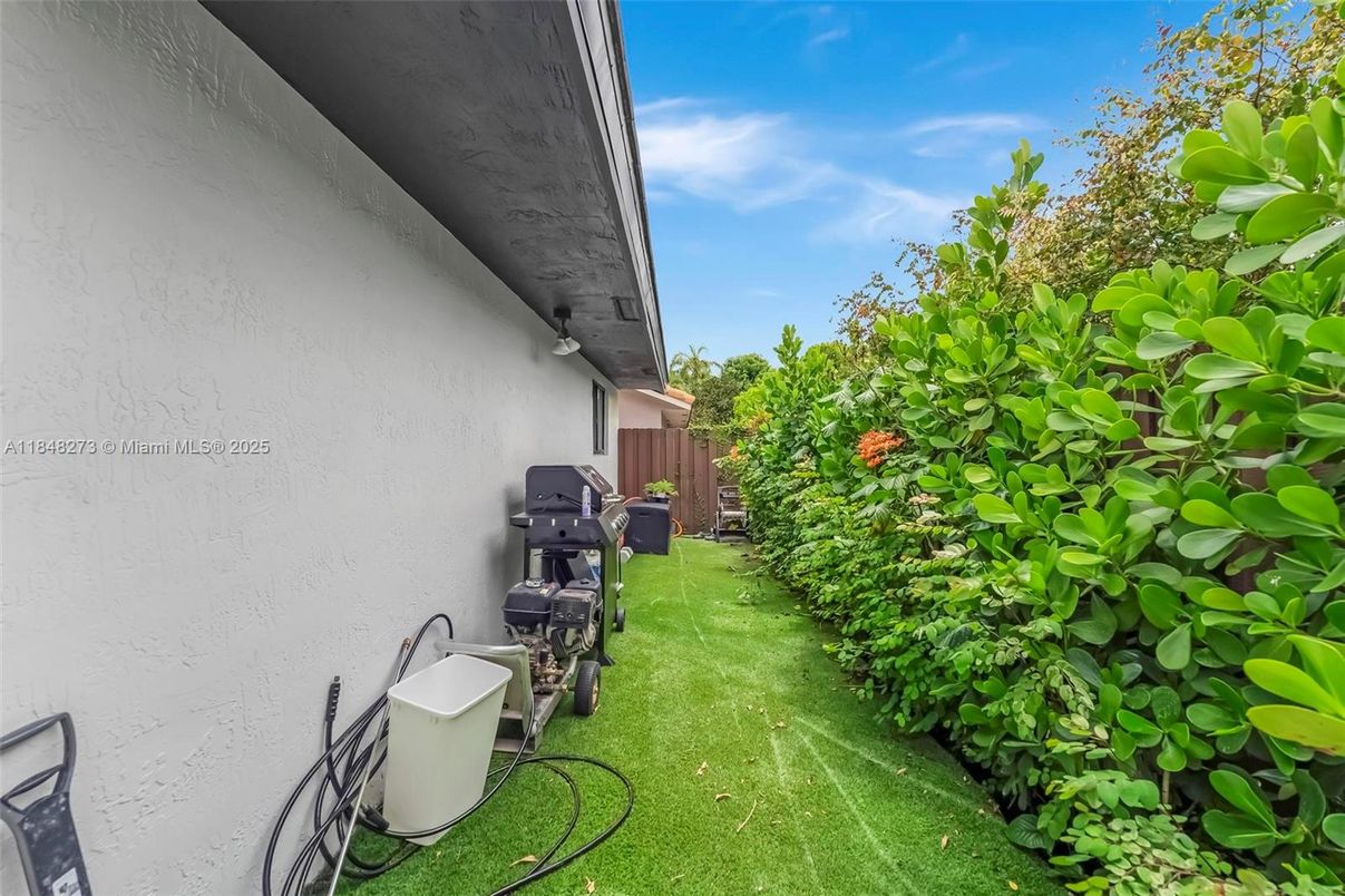 Backyard, Exterior