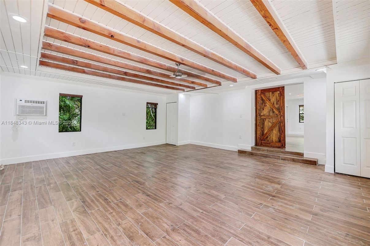 Empty room, Interior, Recessed Lighting, Wooden Beams, Wood Texture Flooring