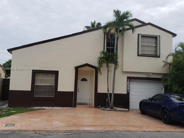 Attached, Exterior, Facade, Modern