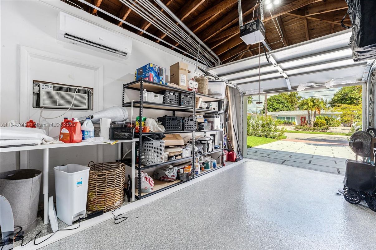 Garage, Interior, Wooden Beams, Wooden Ceilings