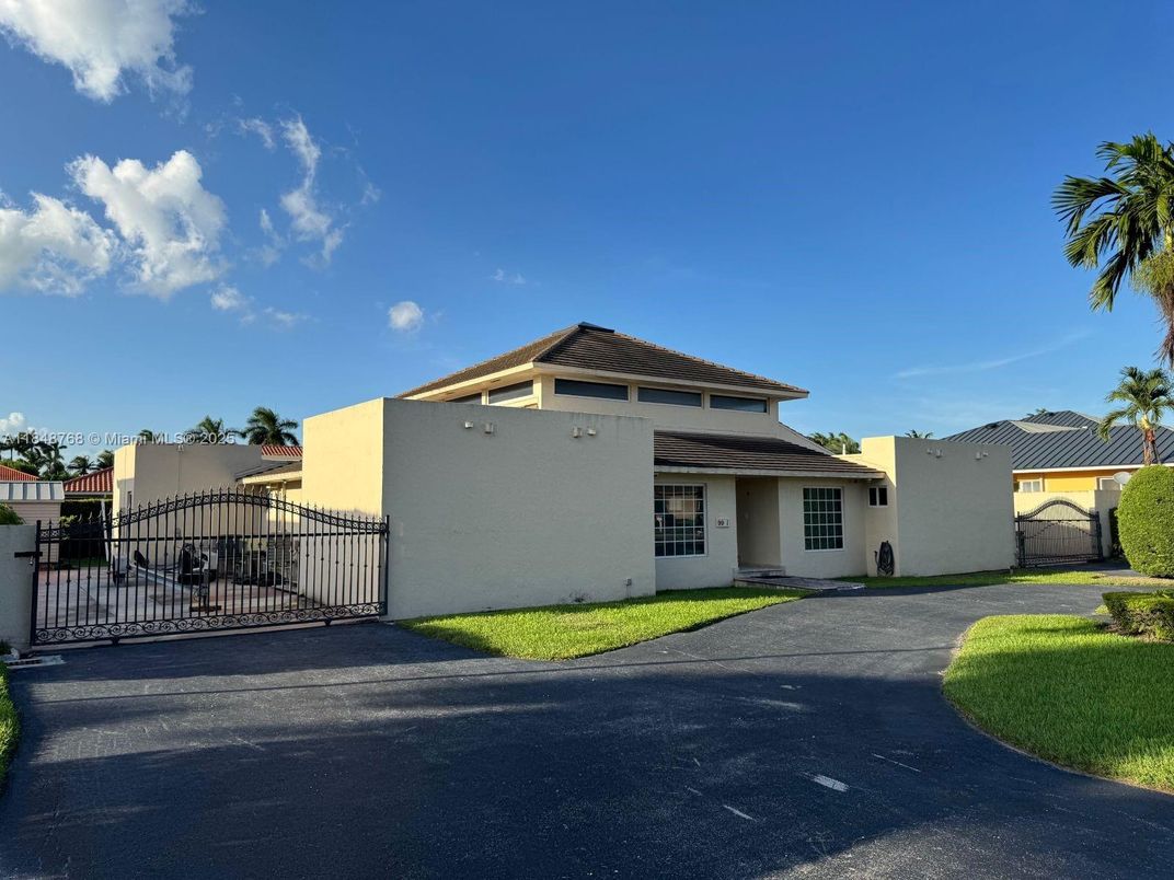 Backyard, Exterior, Facade, Mediterranean