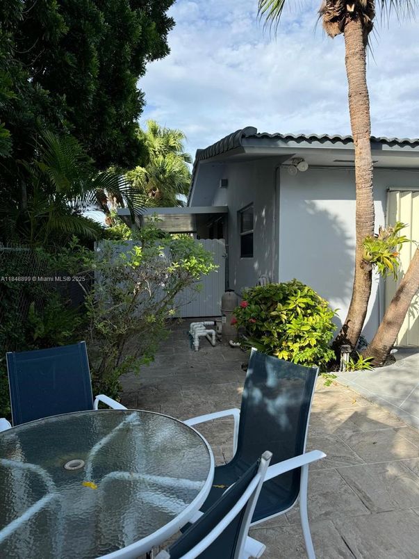 Exterior, Hot Tub