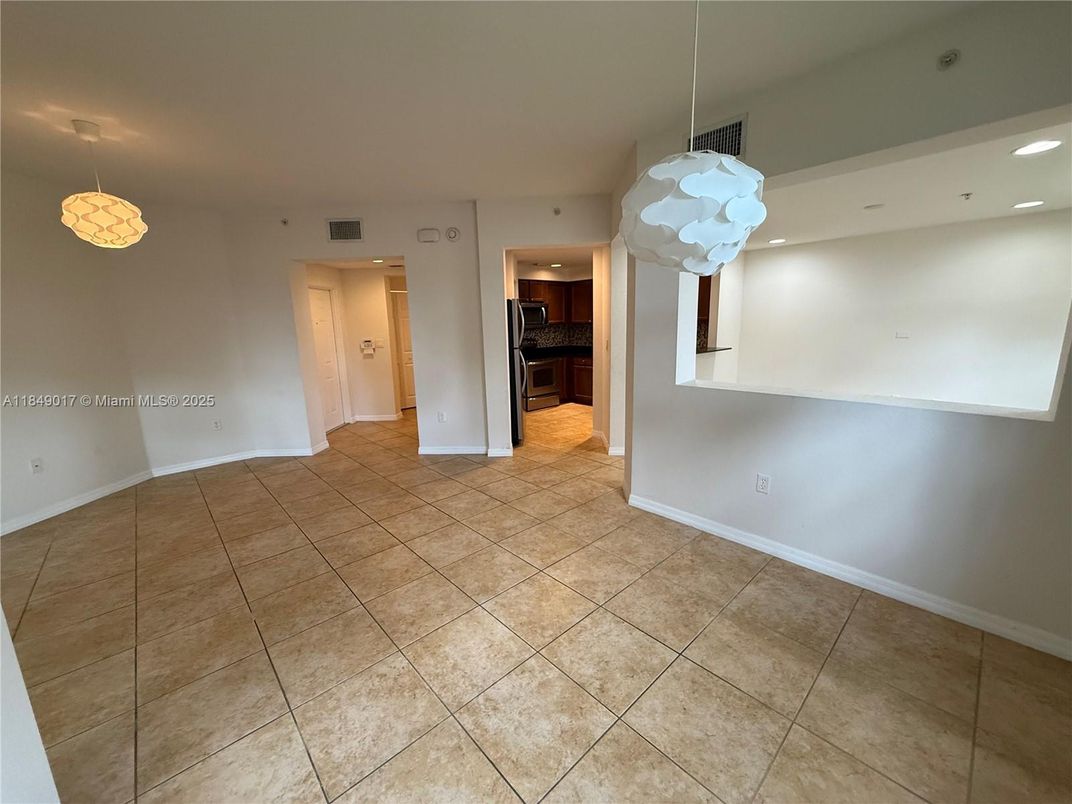 Empty room, Interior, Pendant Lights, Recessed Lighting