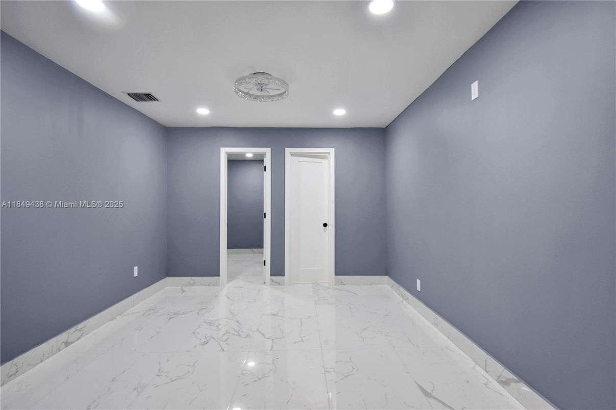 Empty room, Interior, Marble, Recessed Lighting