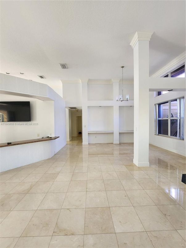 Empty room, Interior, Pendant Lights