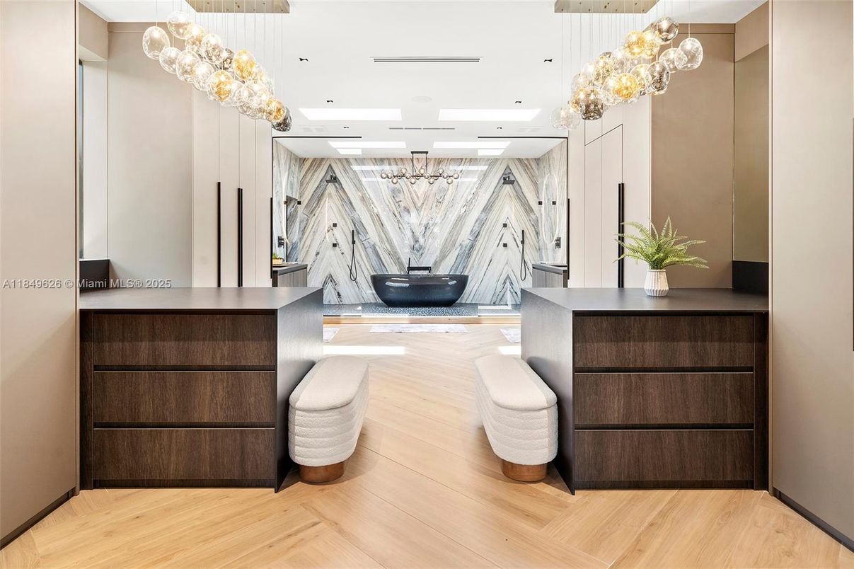 Interior, Pendant Lights, Recessed Lighting, Wood Texture Flooring