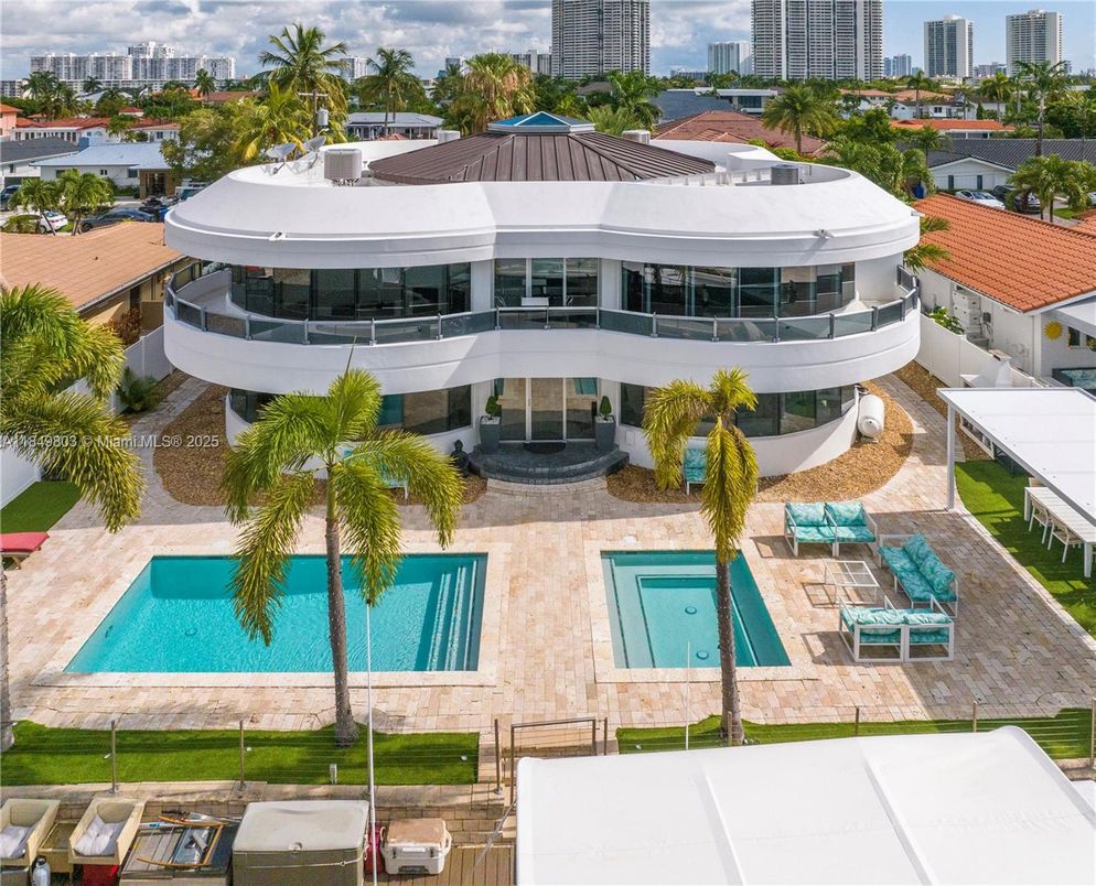 Exterior, Drone