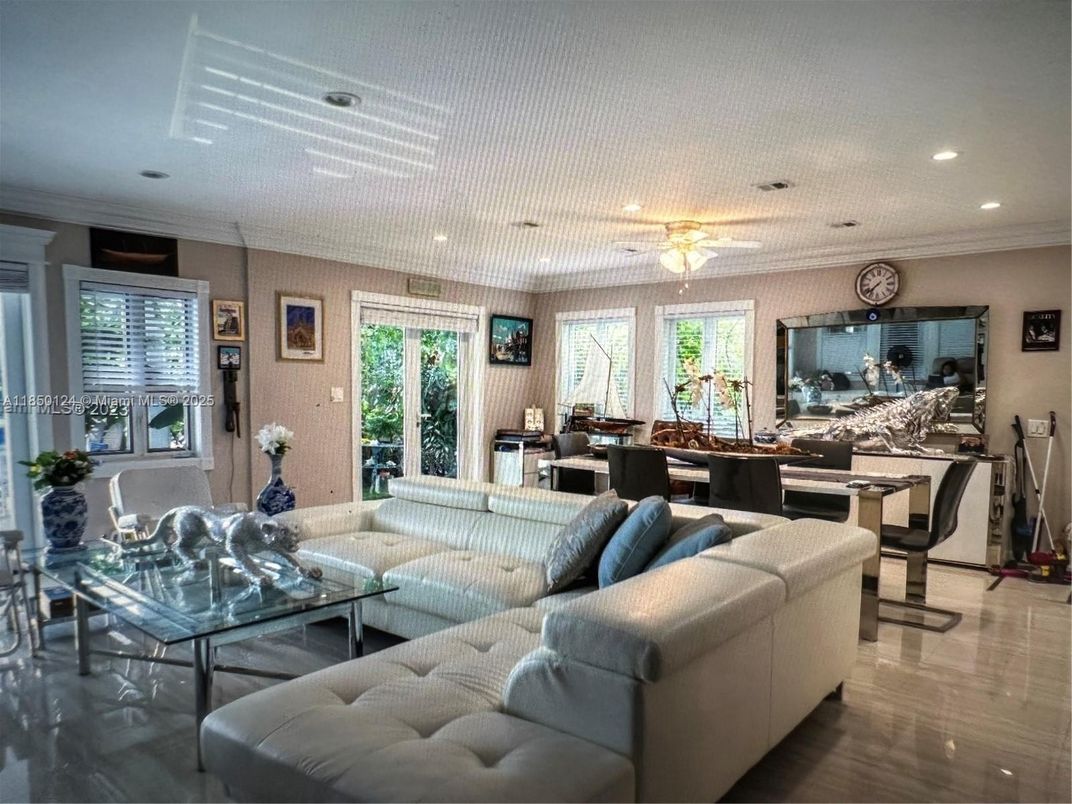 Dining room, Interior, Living room, Recessed Lighting