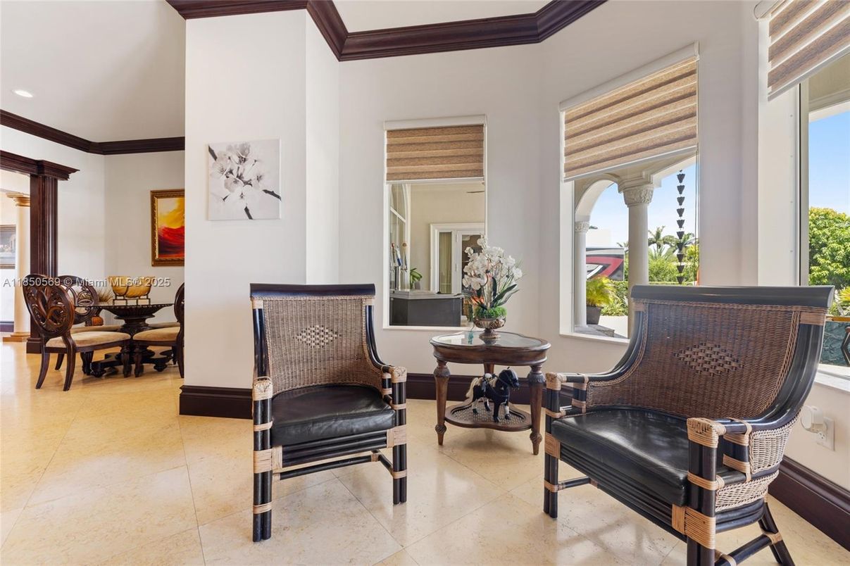 Dining room, Interior, Recessed Lighting
