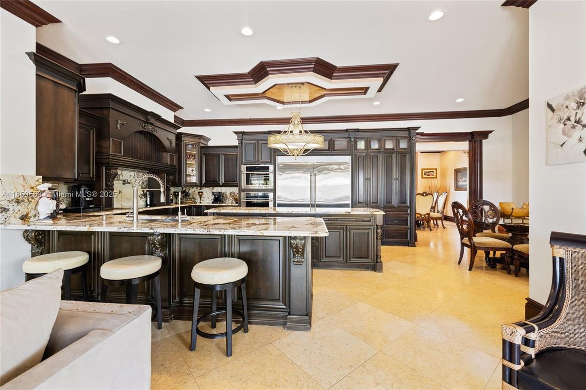 Chandelier, Dining room, Interior, Kitchen, Pendant Lights, Recessed Lighting, Stainless Steel Appliances