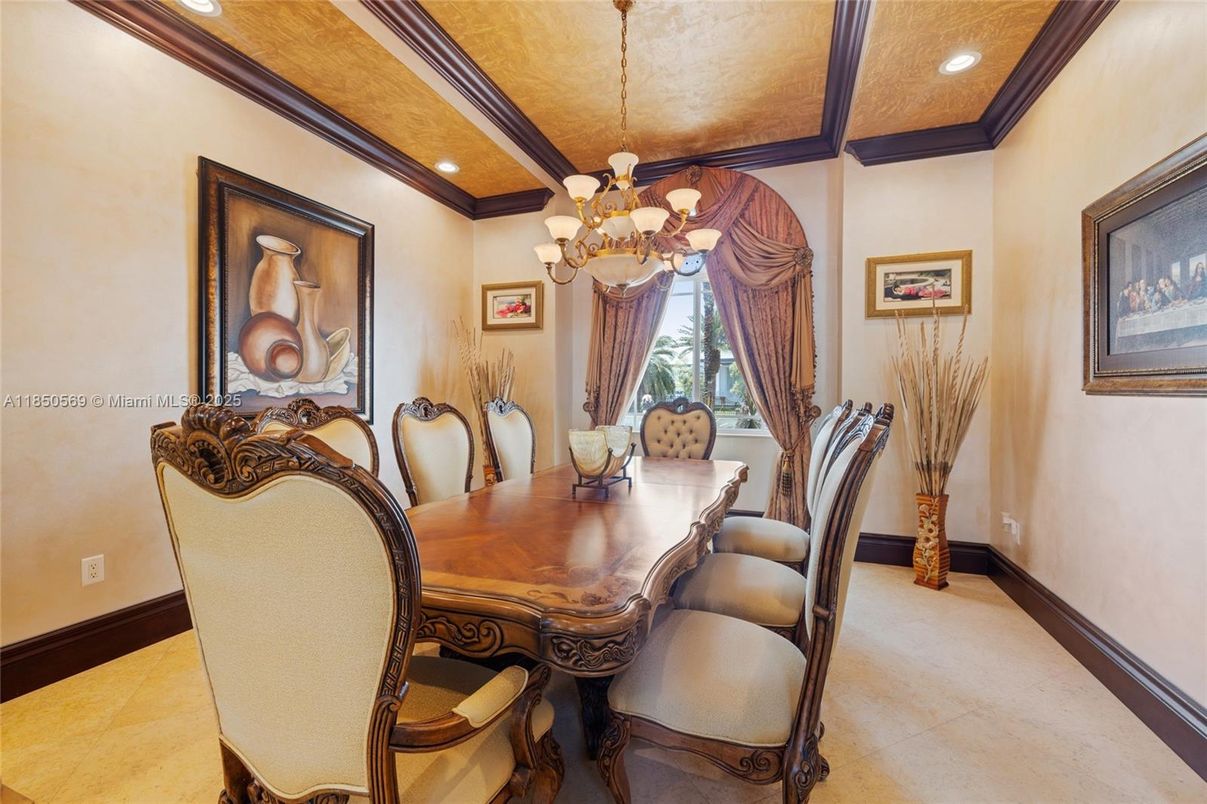 Chandelier, Dining room, Interior, Recessed Lighting