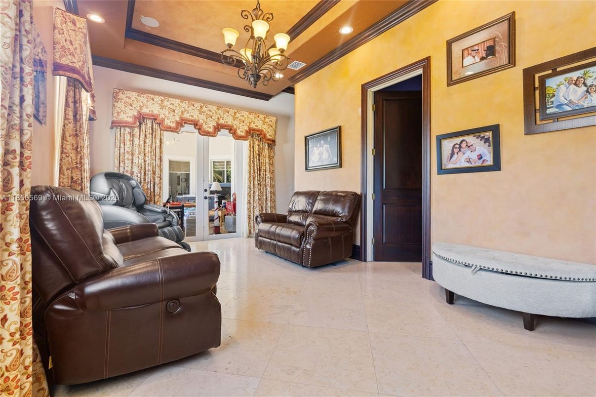 Chandelier, Home Theatre Room, Interior, Recessed Lighting