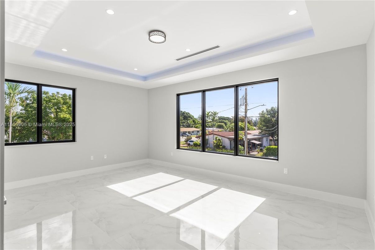 Empty room, Interior, Marble, Recessed Lighting
